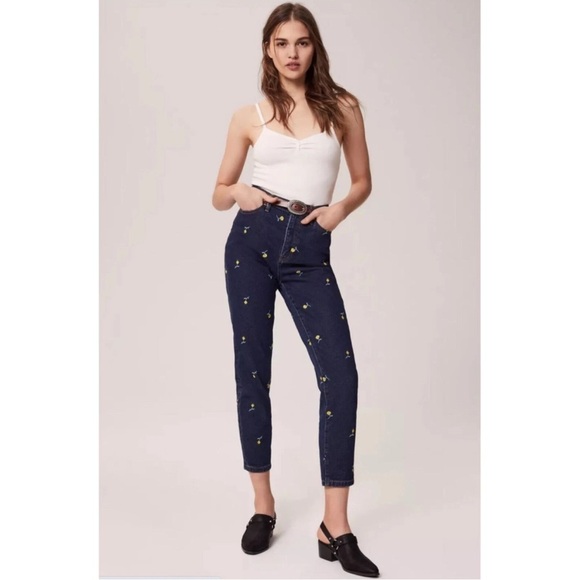 Urban Outfitters Blue Cropped Ankle Jeans size 26 - Picture 3 of 9